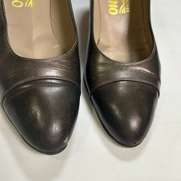 Vintage Salvatore Ferragamo two tone metallic pointed toe heels - Picture 2 of 10